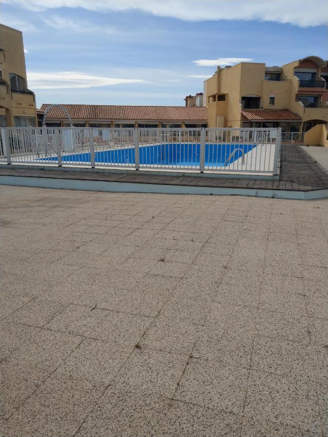Mer Veilleuse Gruissan - Clim - Piscine Buitenkant foto